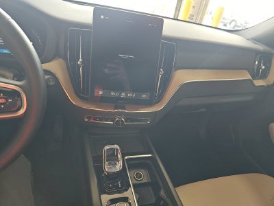 2026 Volvo XC60 Plus