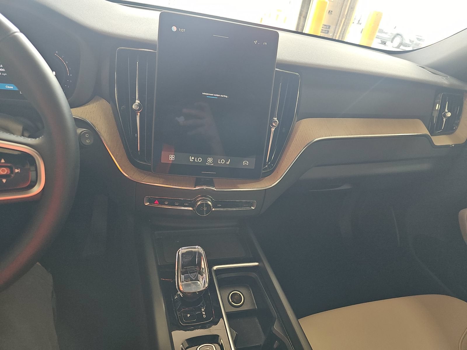 2026 Volvo XC60 Plus