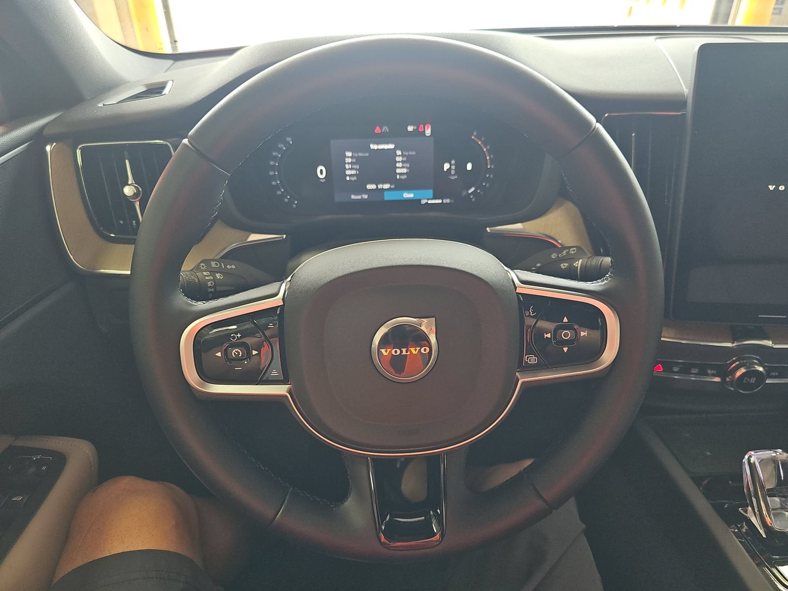 2026 Volvo XC60 Plus