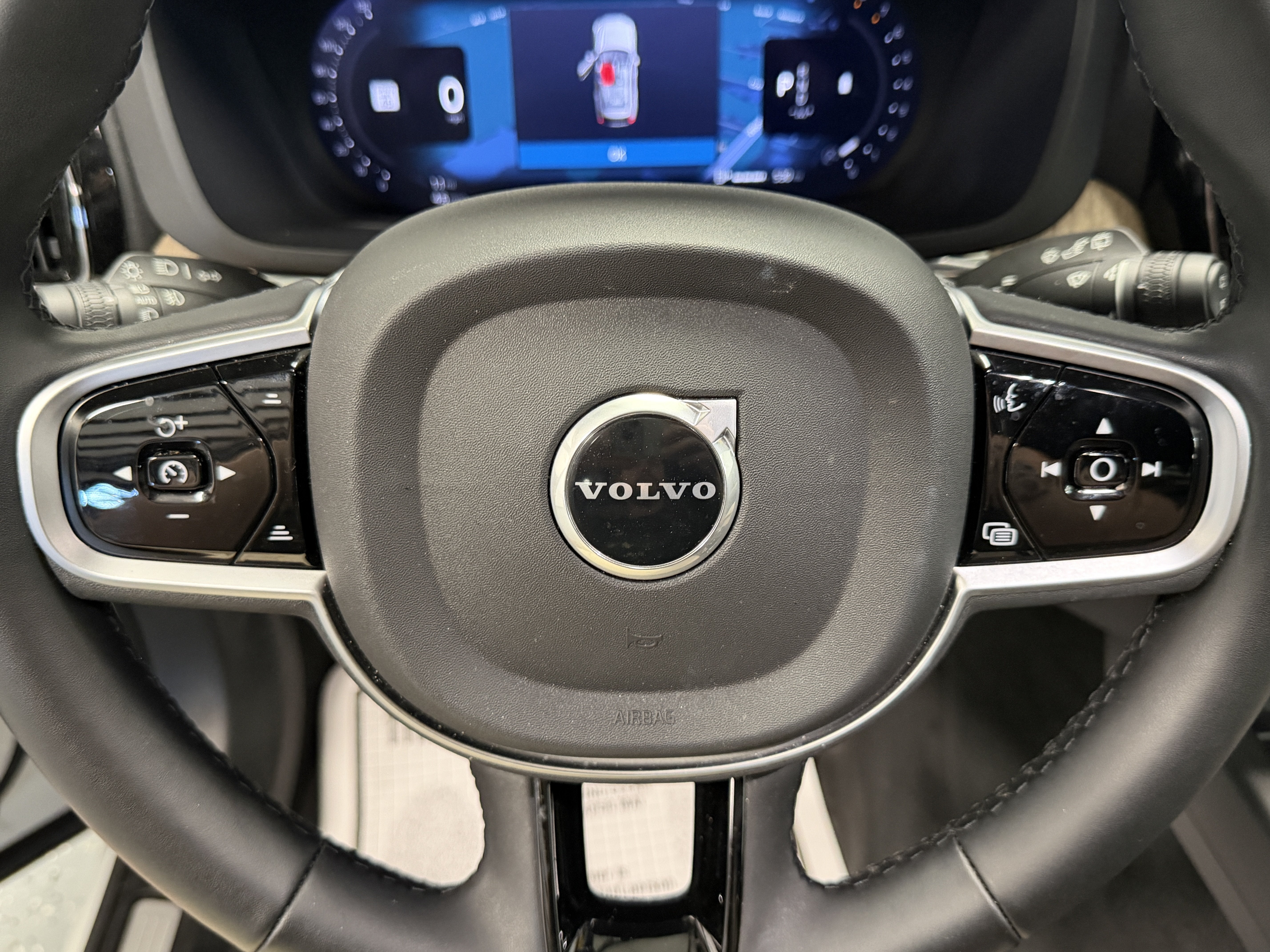 2026 Volvo XC60 Plus