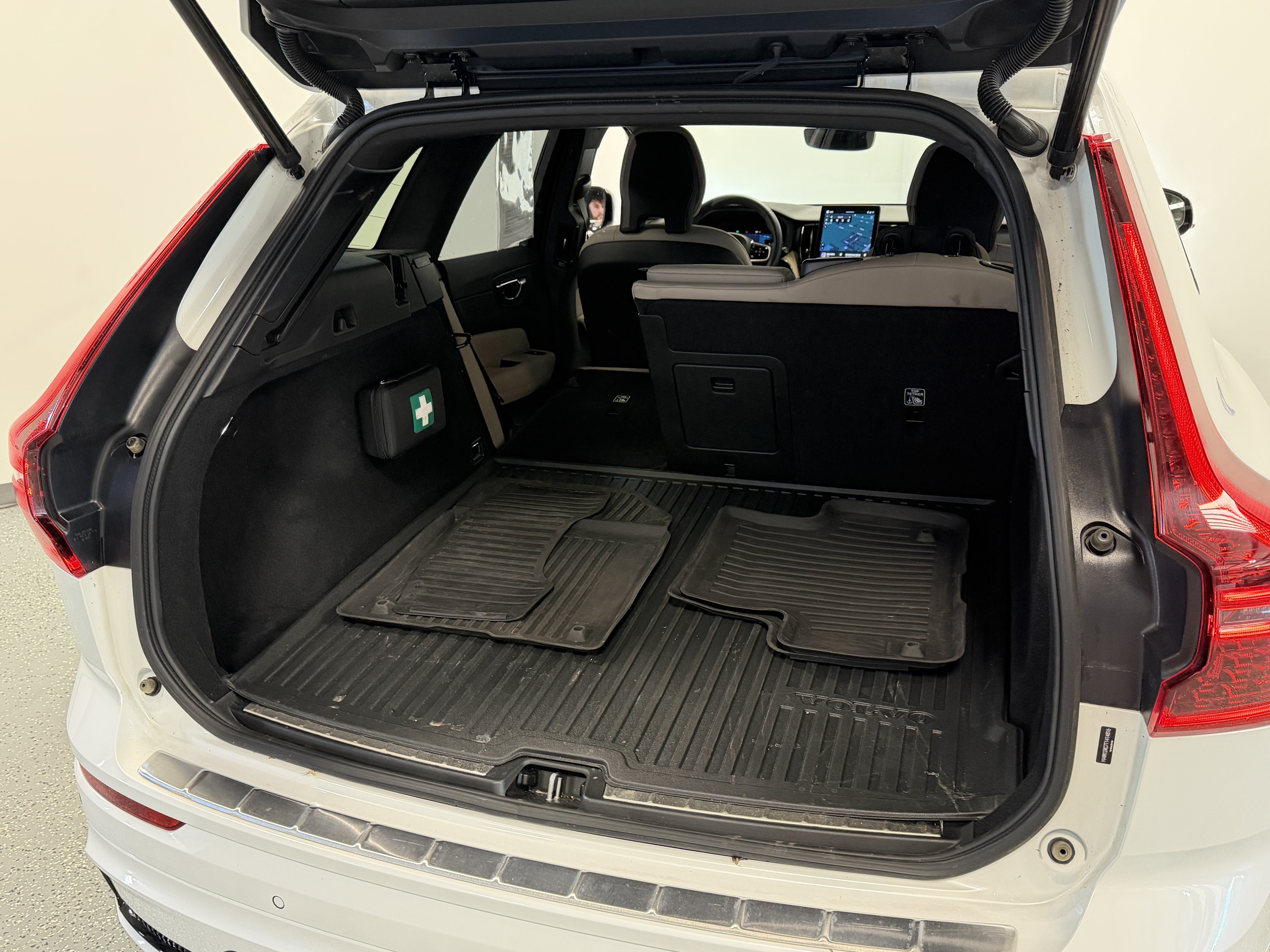 2026 Volvo XC60 Plus