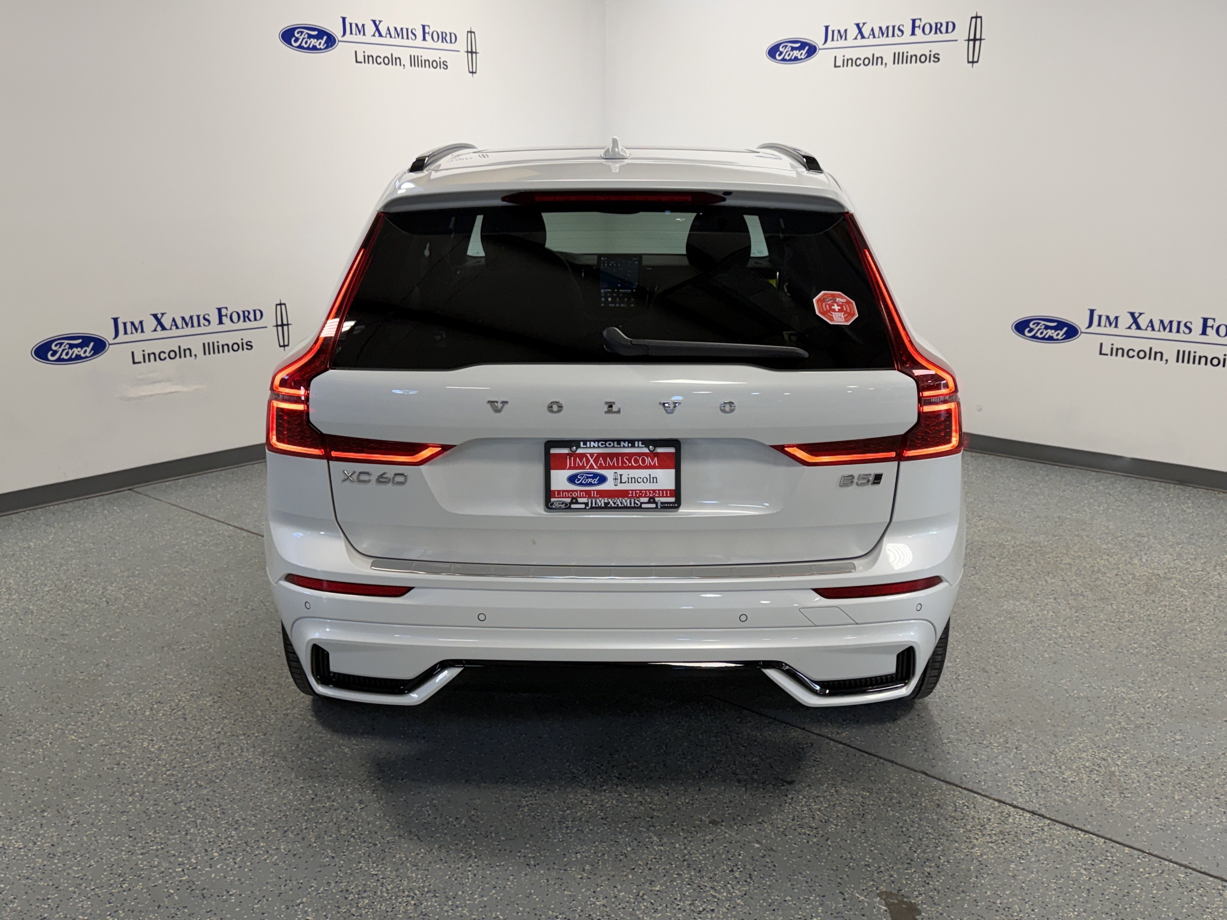 2026 Volvo XC60 Plus