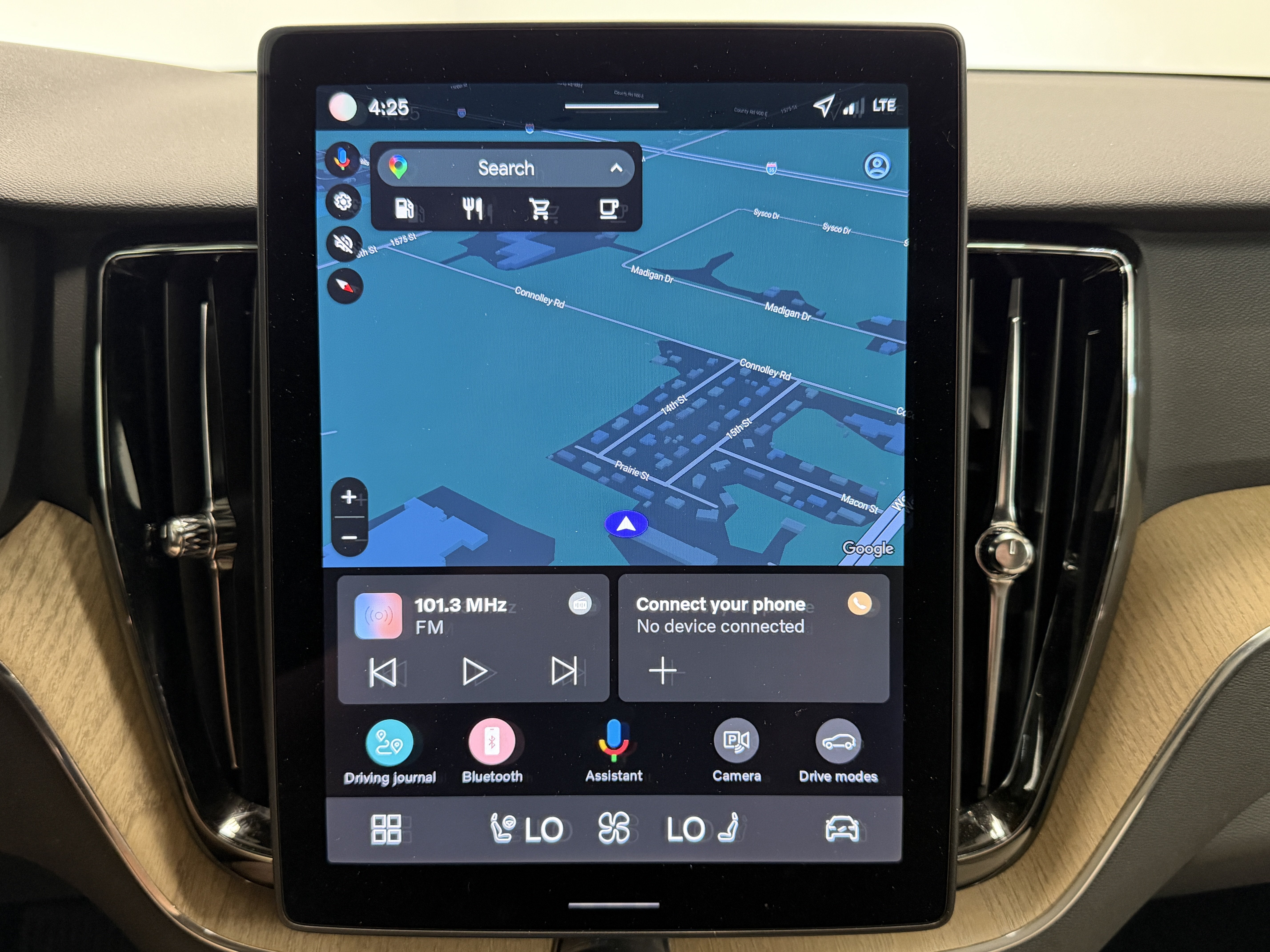 2026 Volvo XC60 Plus