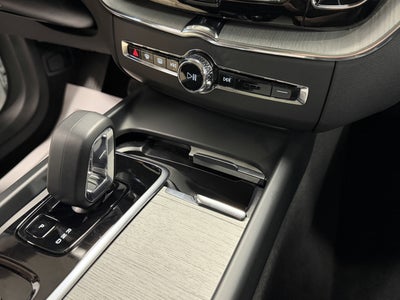 2025 Volvo XC60 Plus