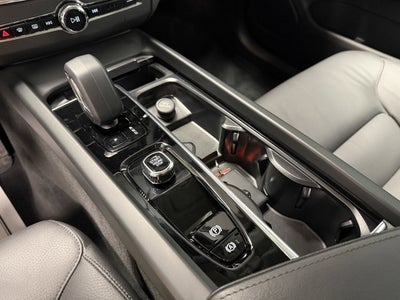 2025 Volvo XC60 Plus