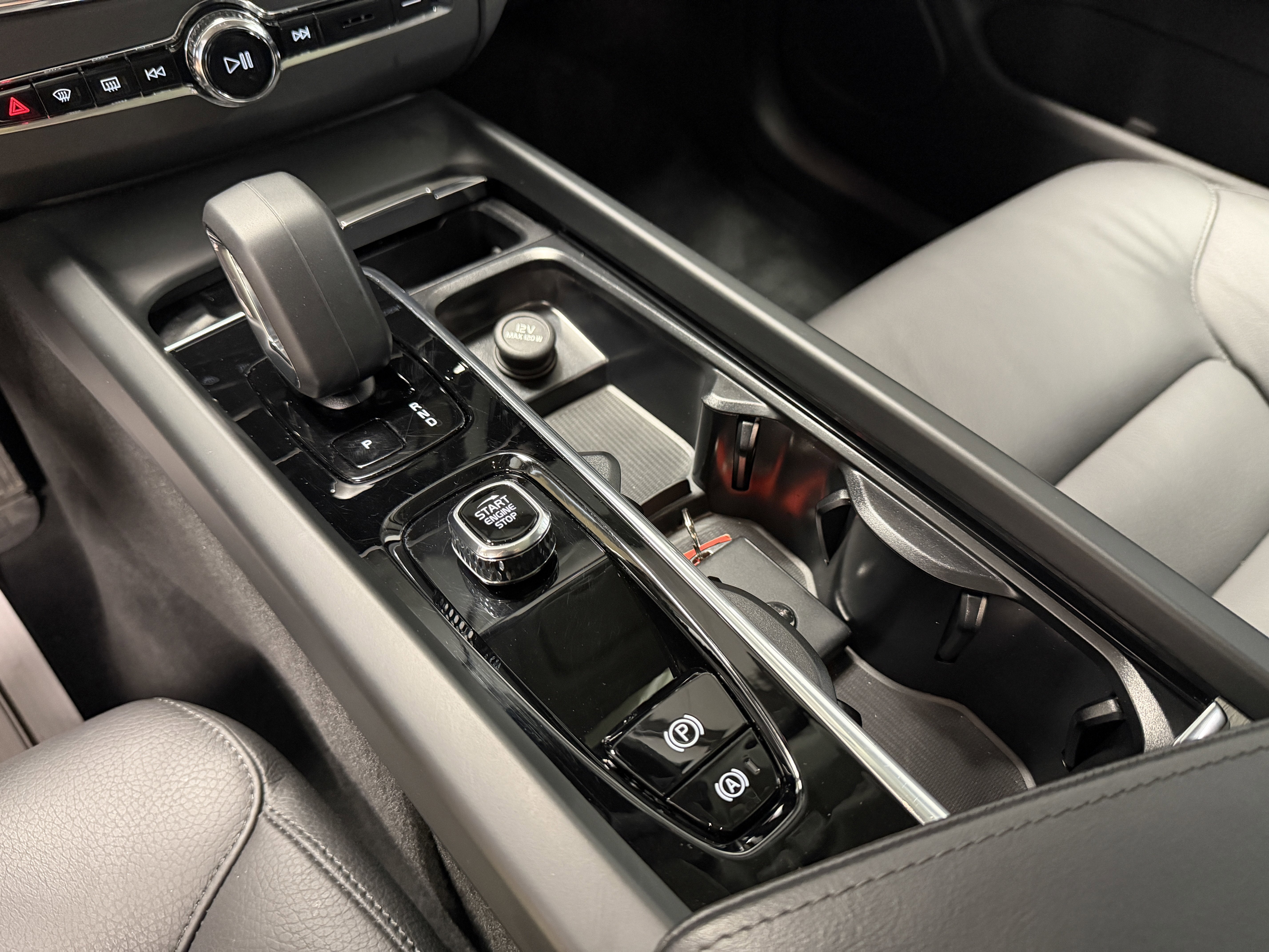 2025 Volvo XC60 Plus