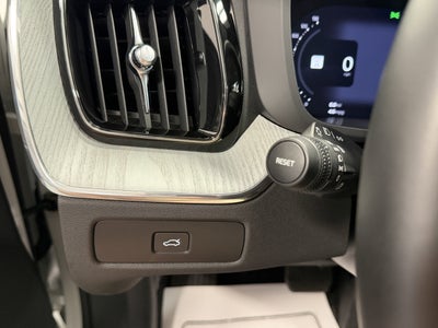 2025 Volvo XC60 Plus