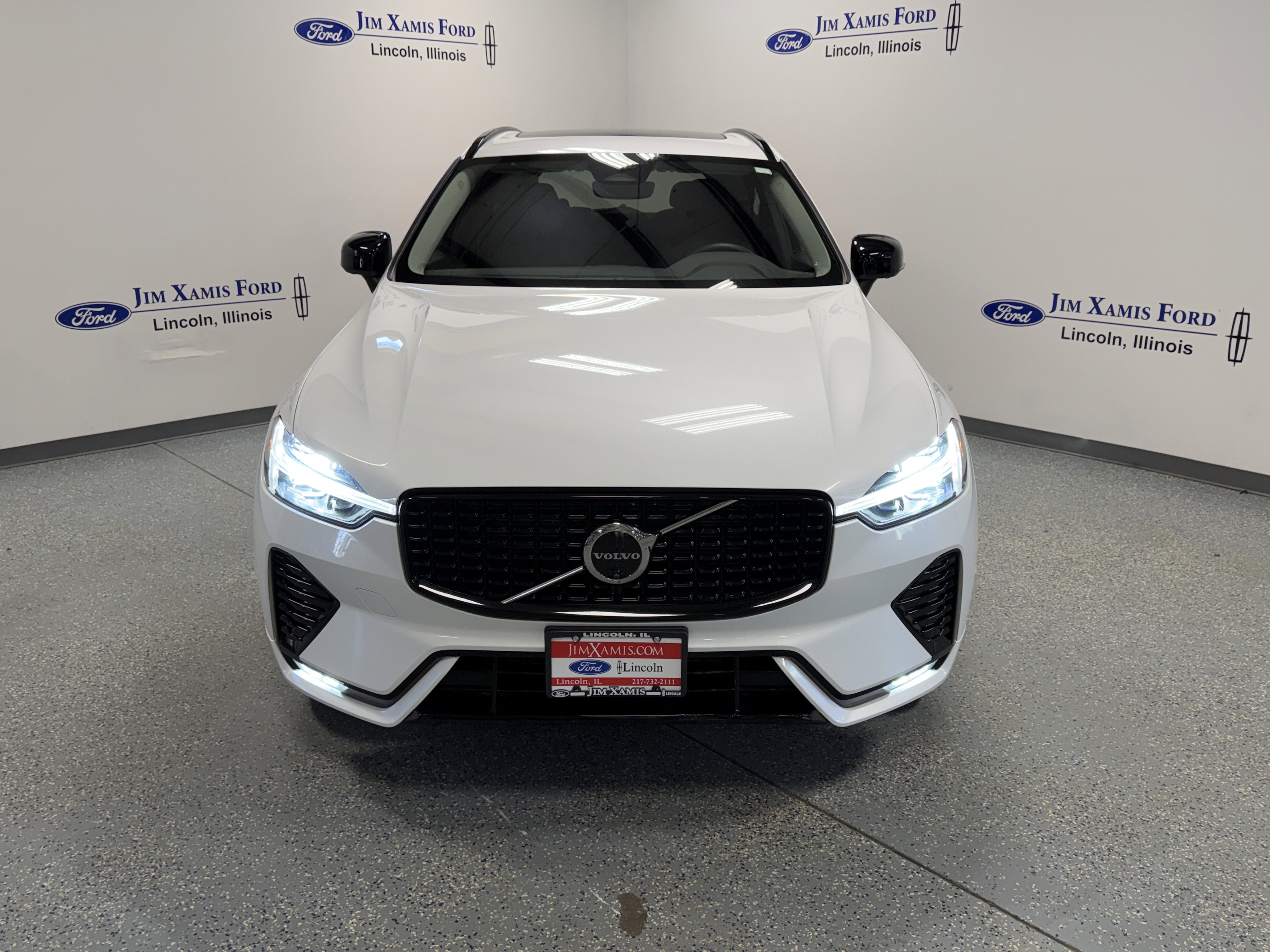 2025 Volvo XC60 Plus