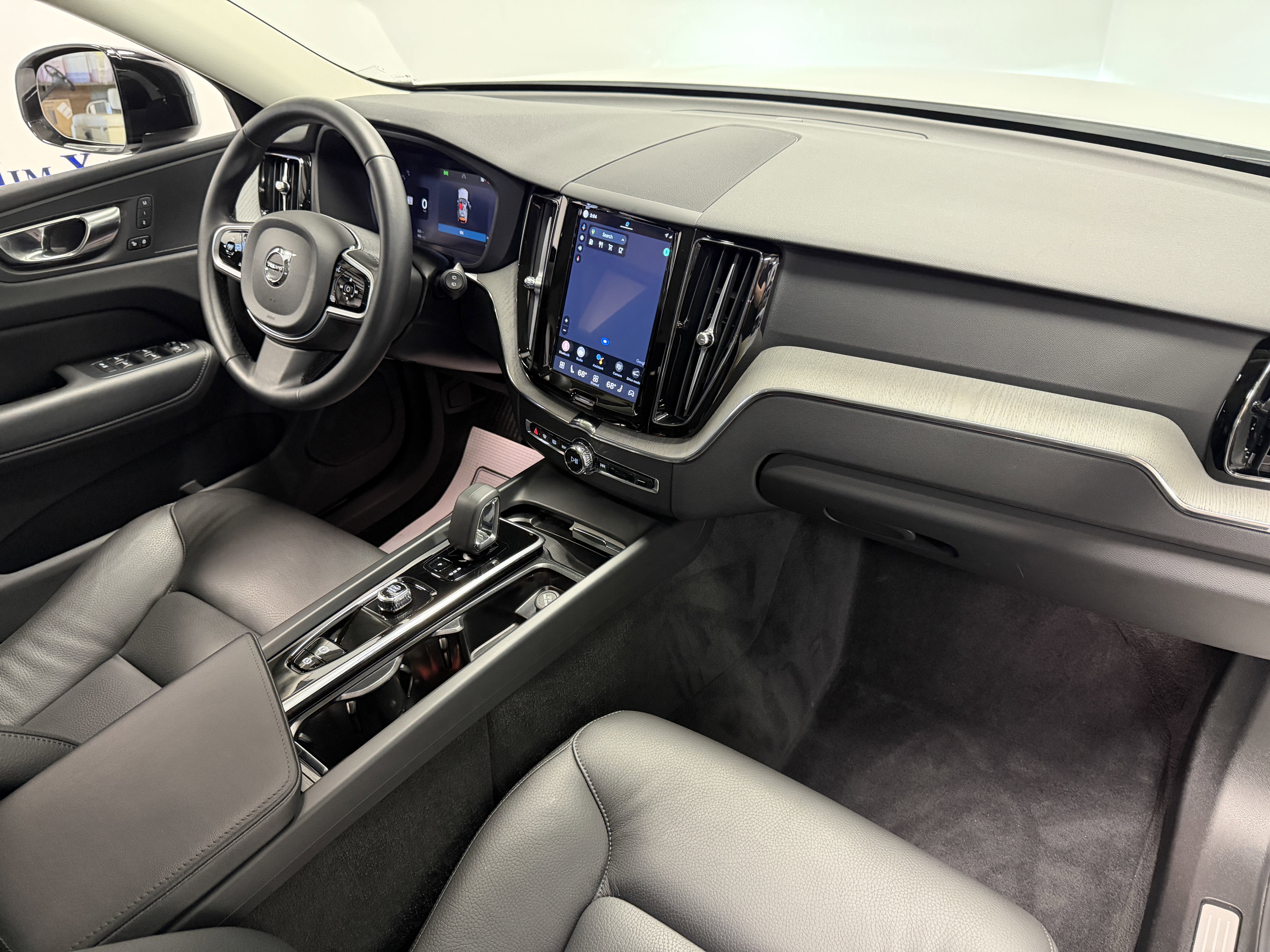 2025 Volvo XC60 Plus