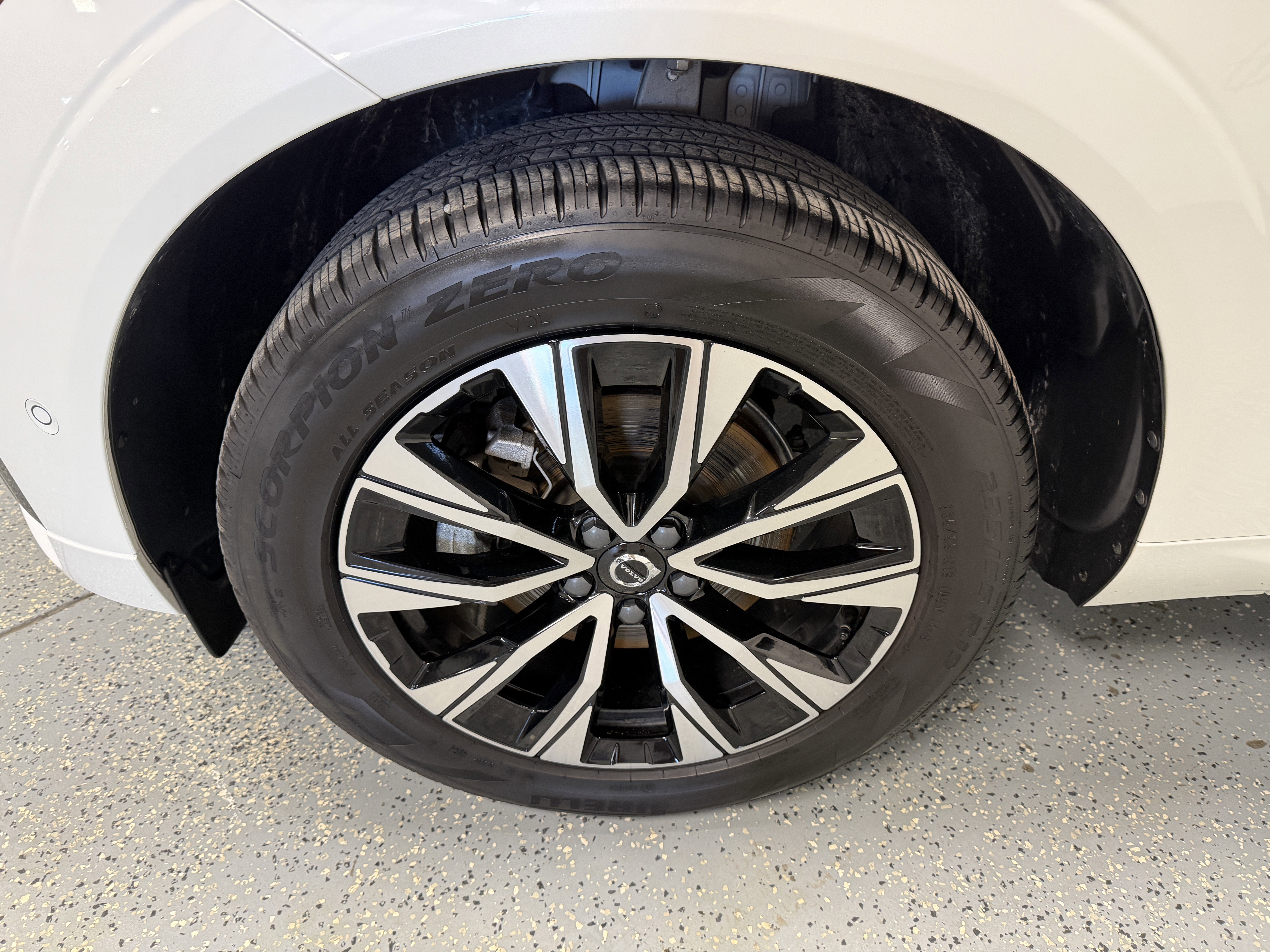 2025 Volvo XC60 Plus