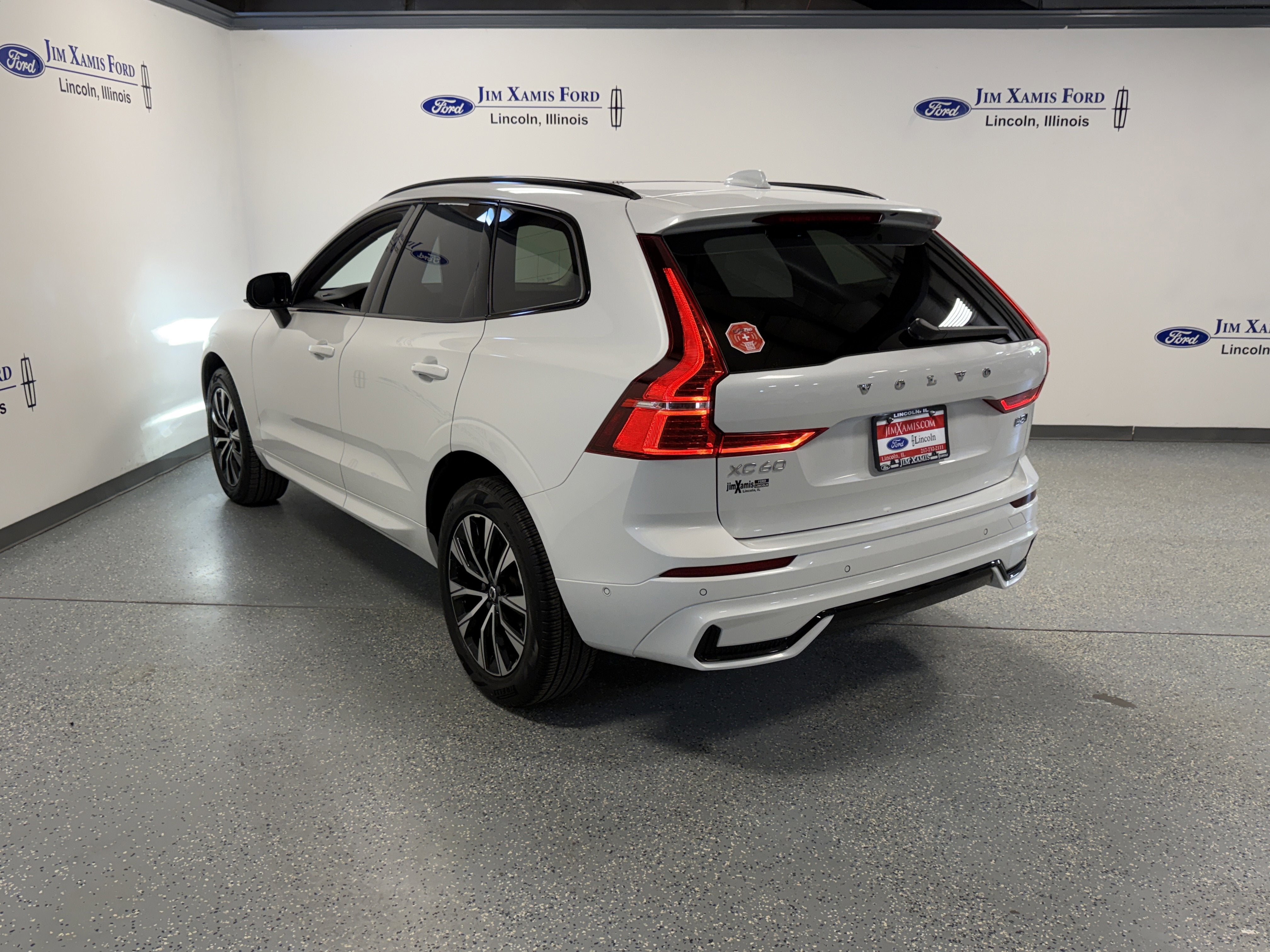 2025 Volvo XC60 Plus