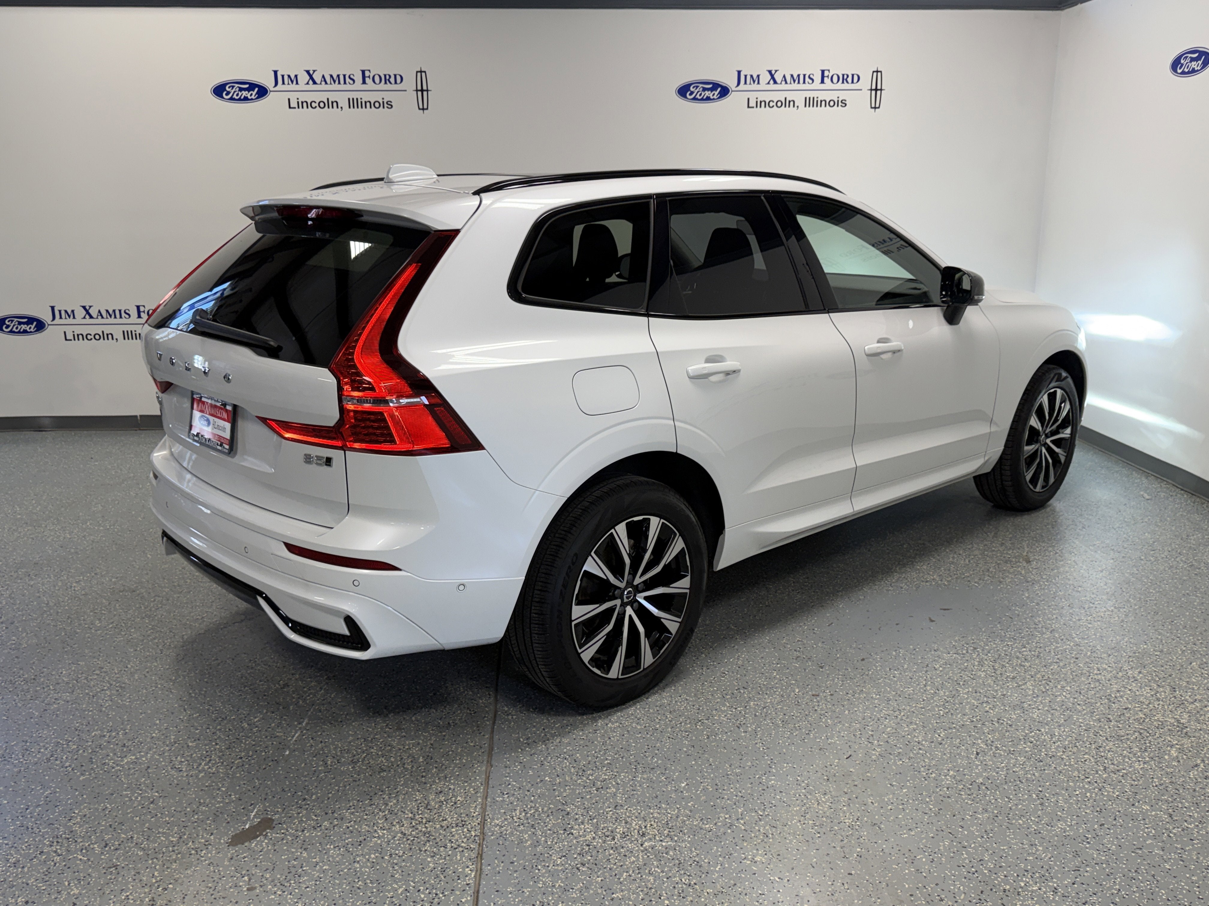 2025 Volvo XC60 Plus