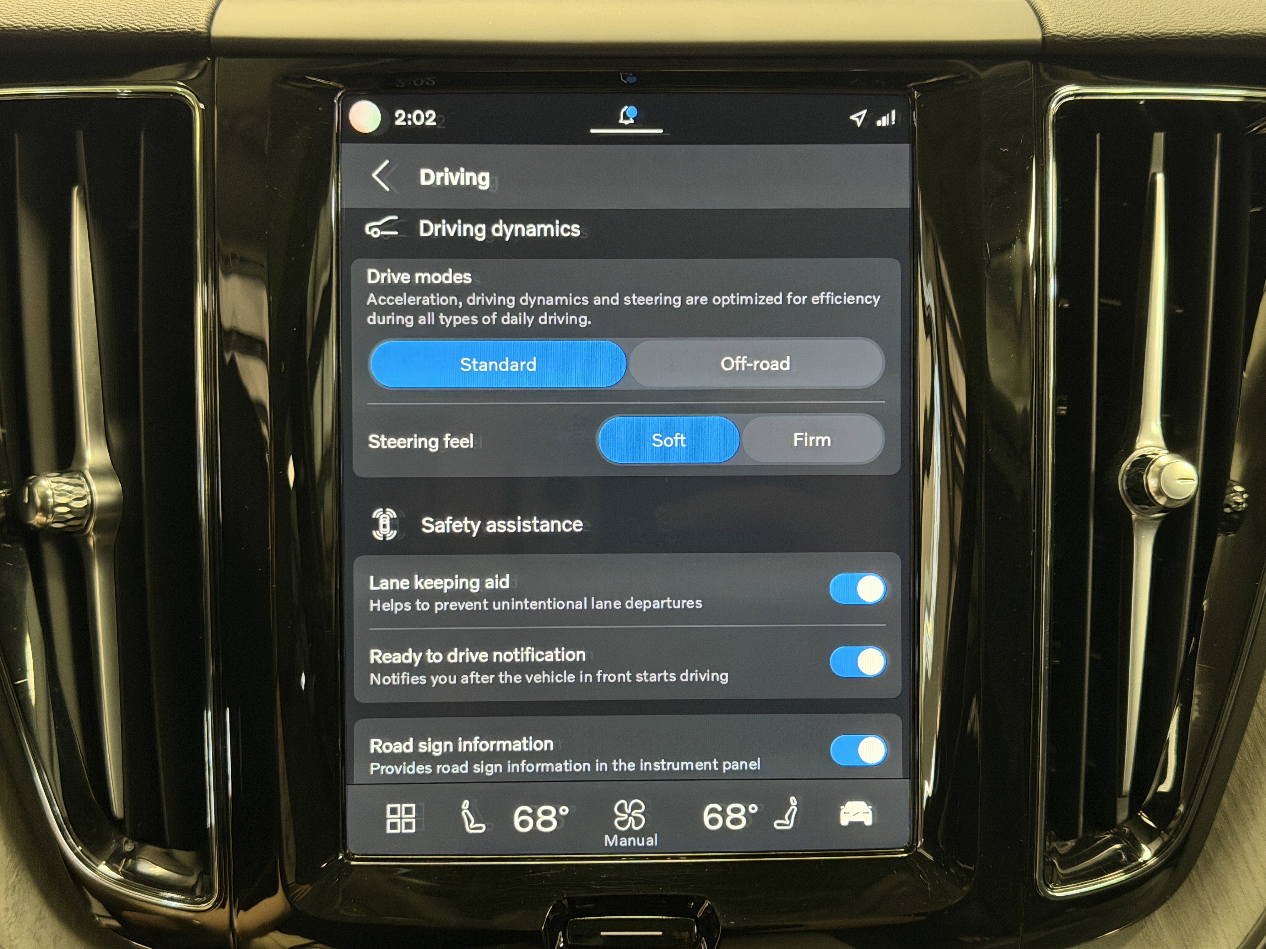 2025 Volvo XC60 Plus