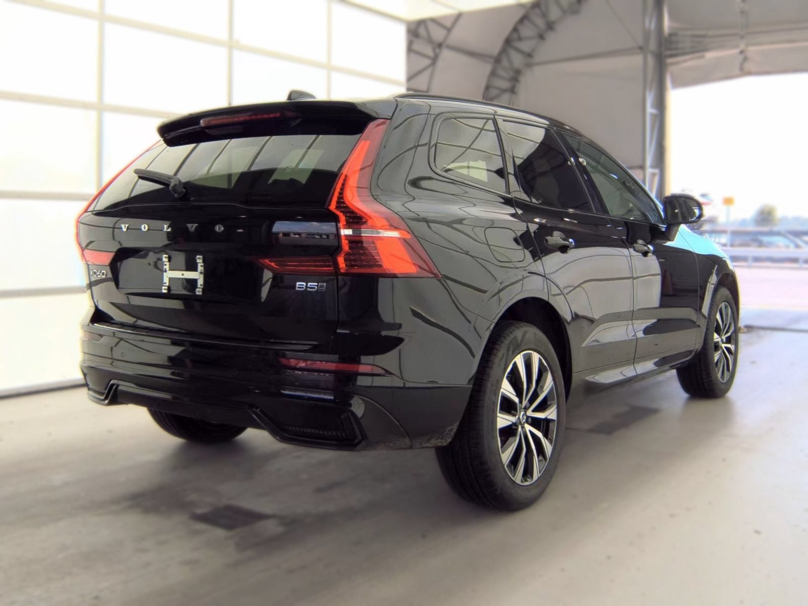 2025 Volvo XC60 Core