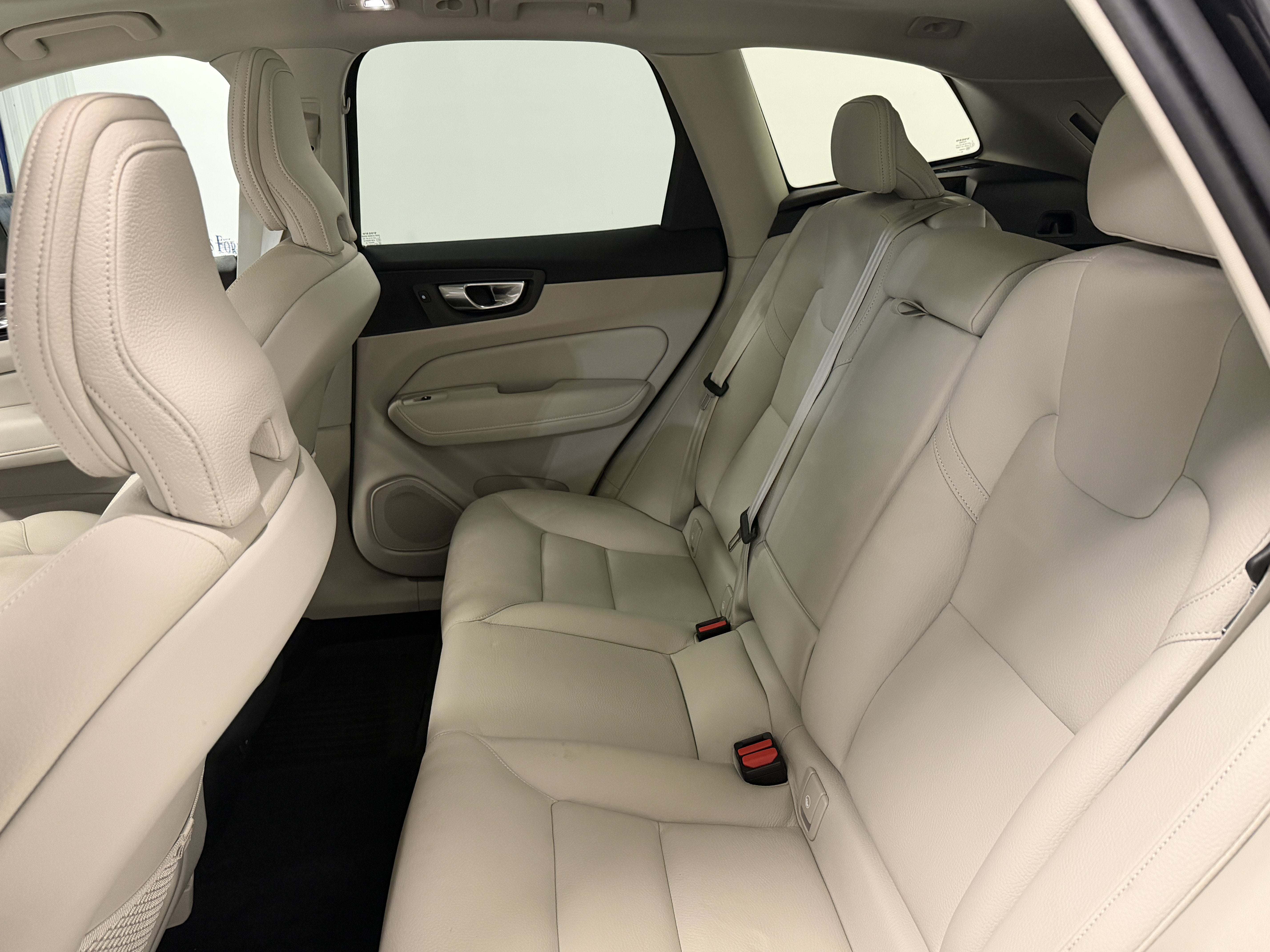 2025 Volvo XC60 Core
