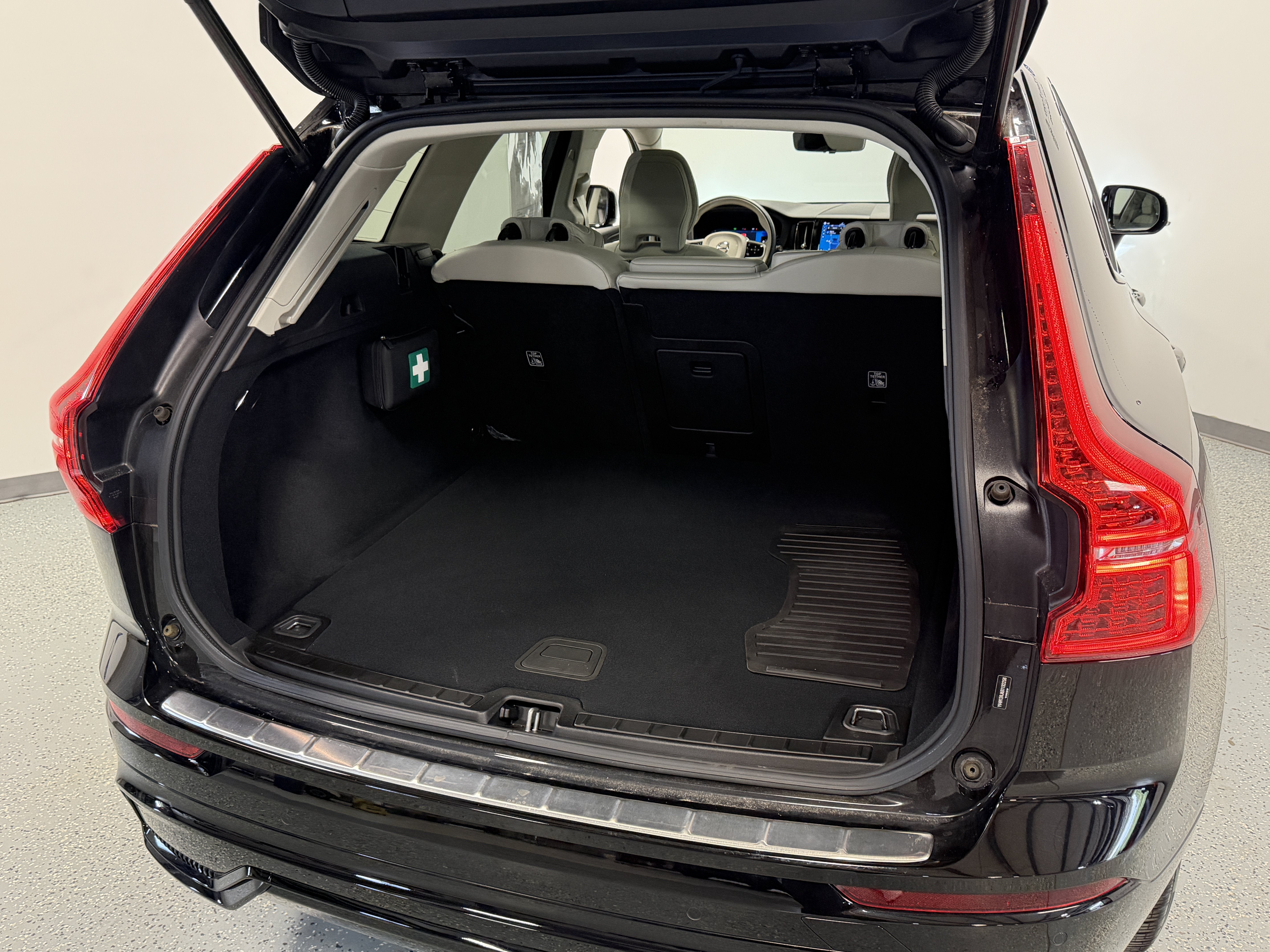 2025 Volvo XC60 Core