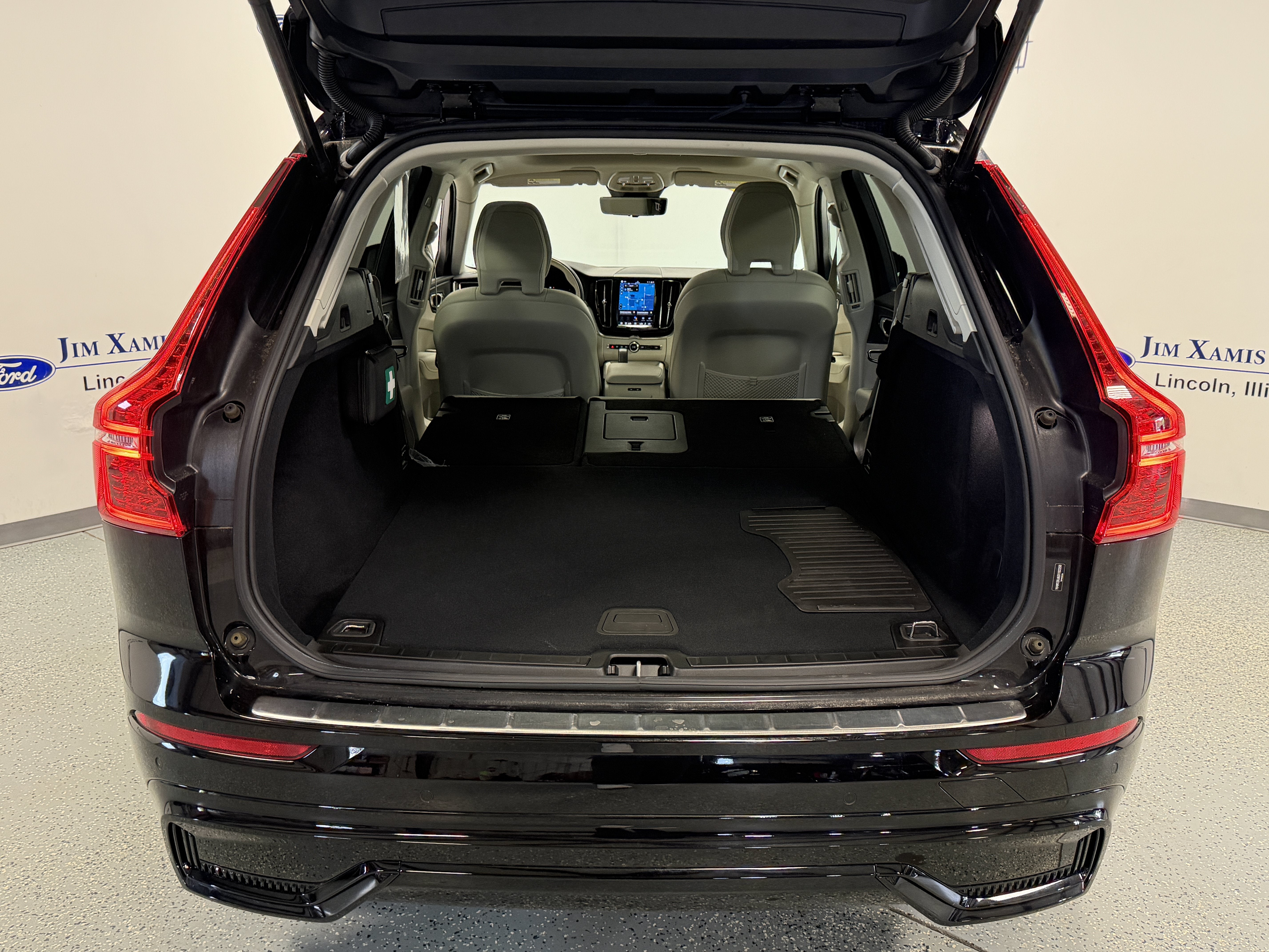 2025 Volvo XC60 Core