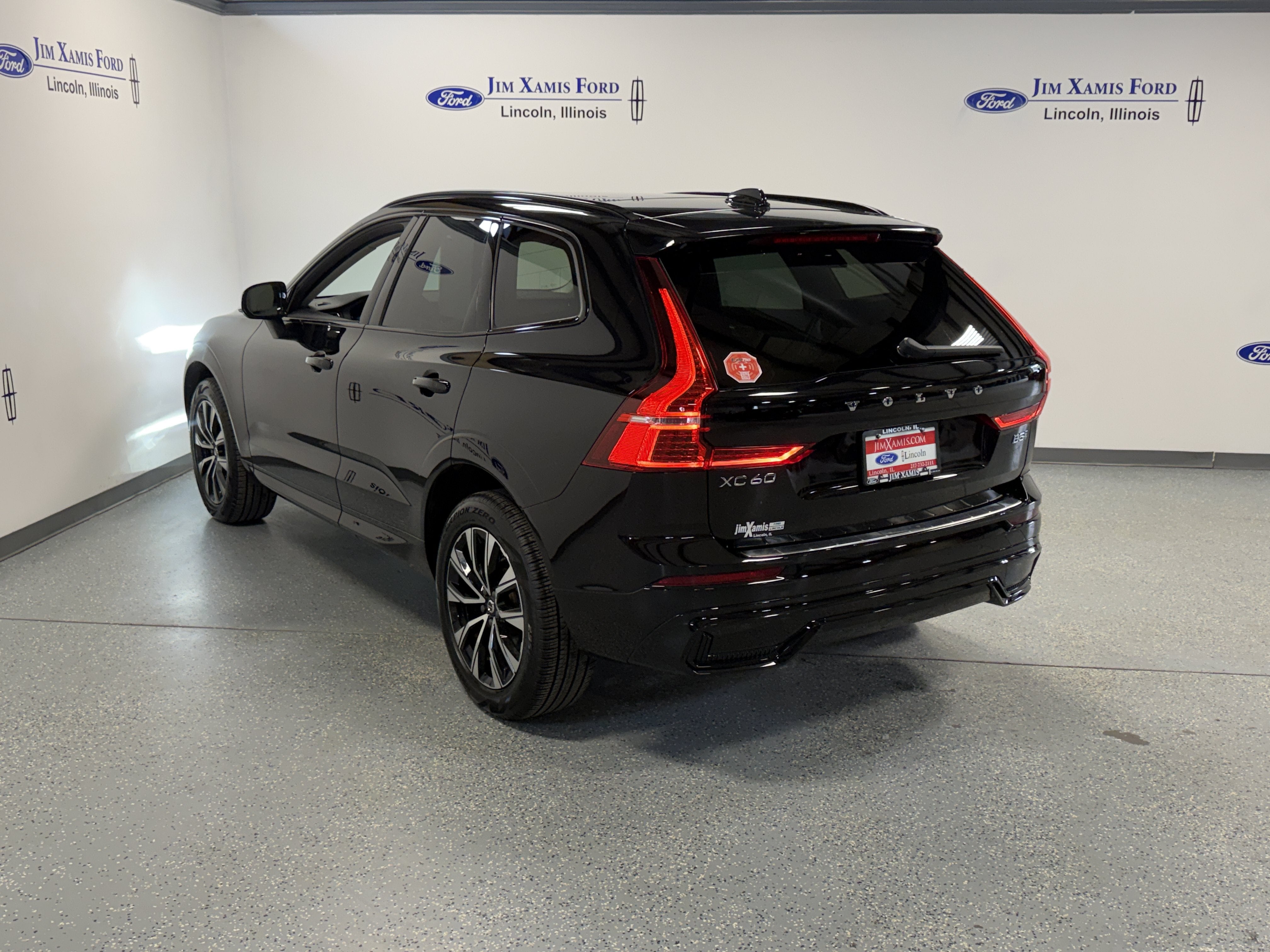 2025 Volvo XC60 Core
