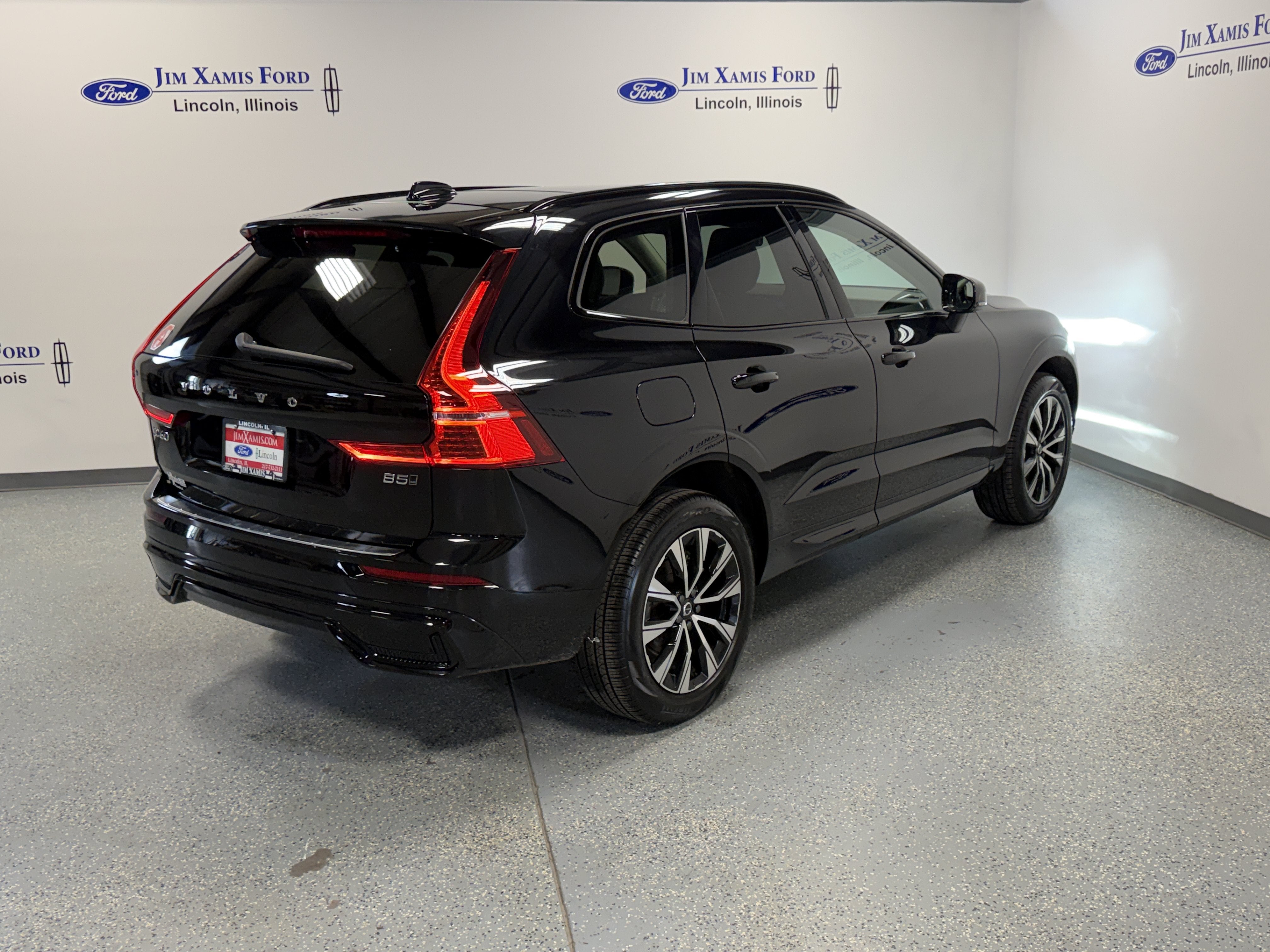 2025 Volvo XC60 Core